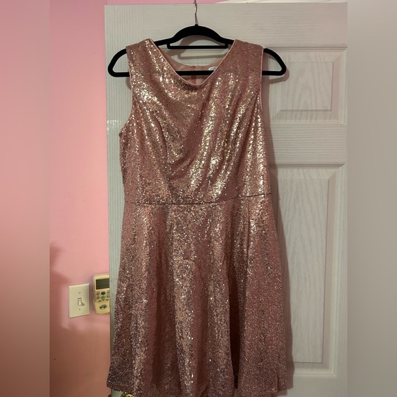 Large Sparkly Dress - Picture 1 of 2